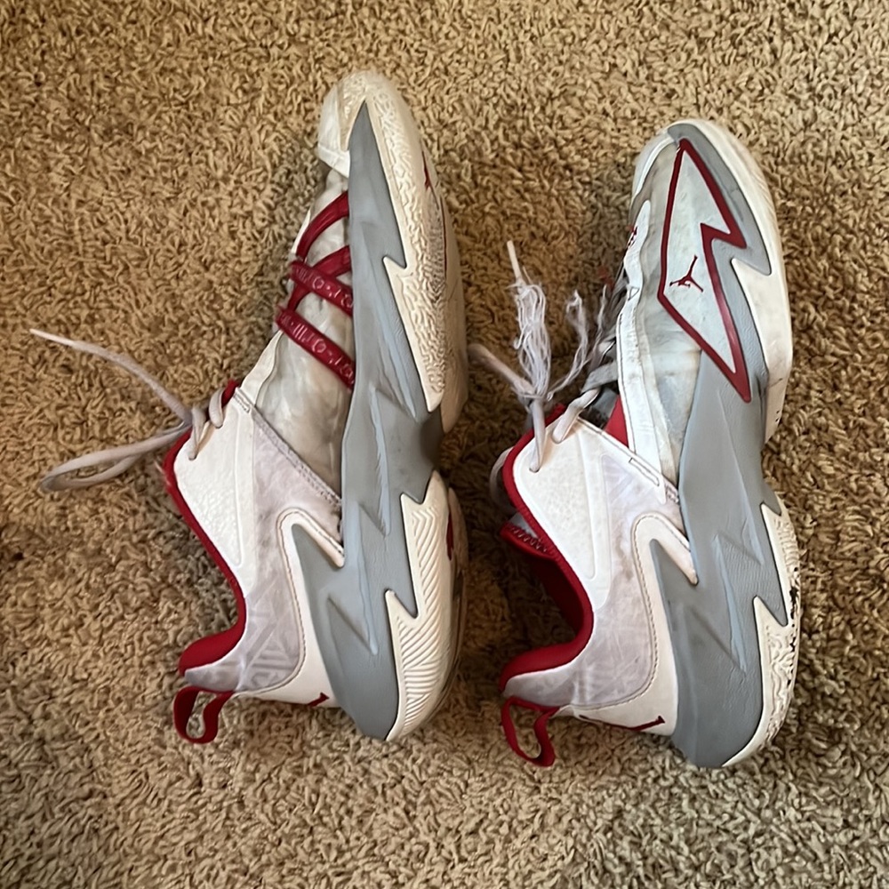 NIKE used Jordan One sneakers older boys/men size 9, red/white/grey - Picture 4 of 7